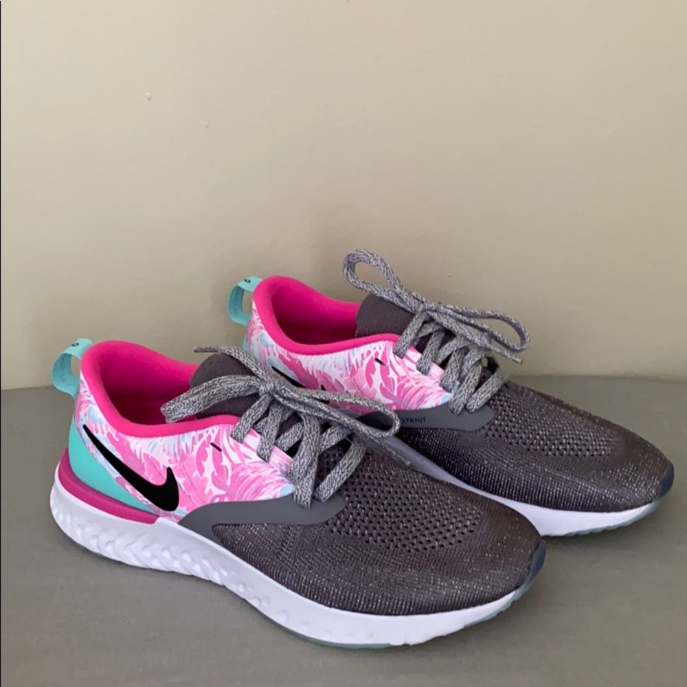 Nike Odyssey React Flyknit 2 Size 7.5